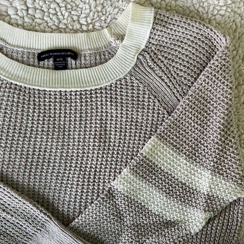 American Eagle Sweater